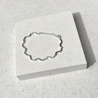 Eternal Wave Silver Curve Bracelet 3