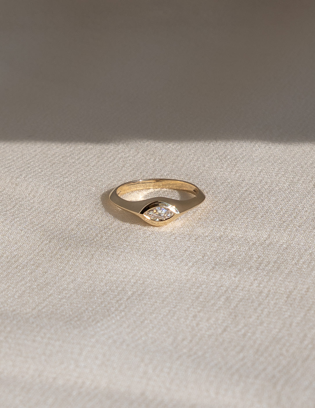 Solitaire-Oval Lab Grown Diamond Engagement Ring