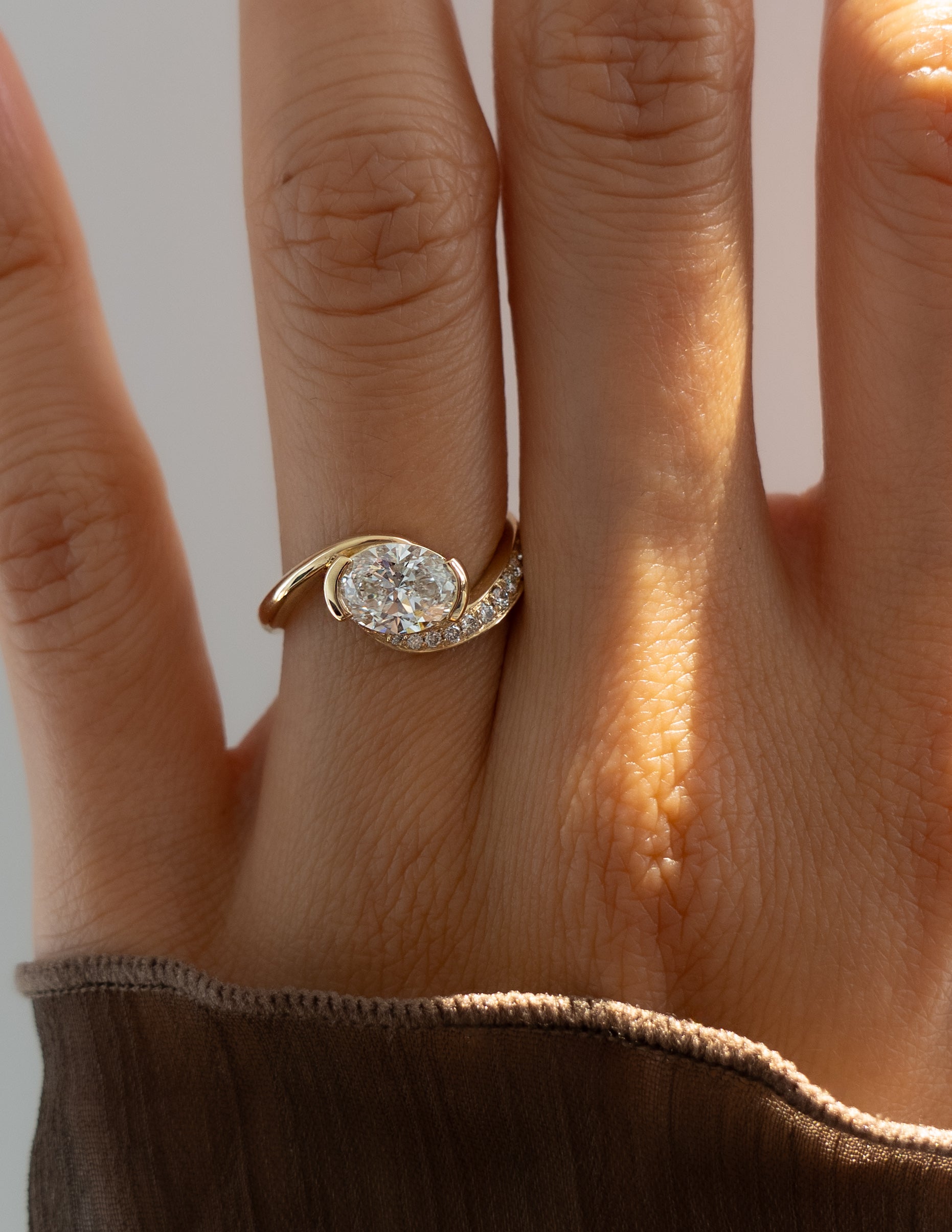 Solitaire-Oval Lab Grown Diamond Engagement Ring