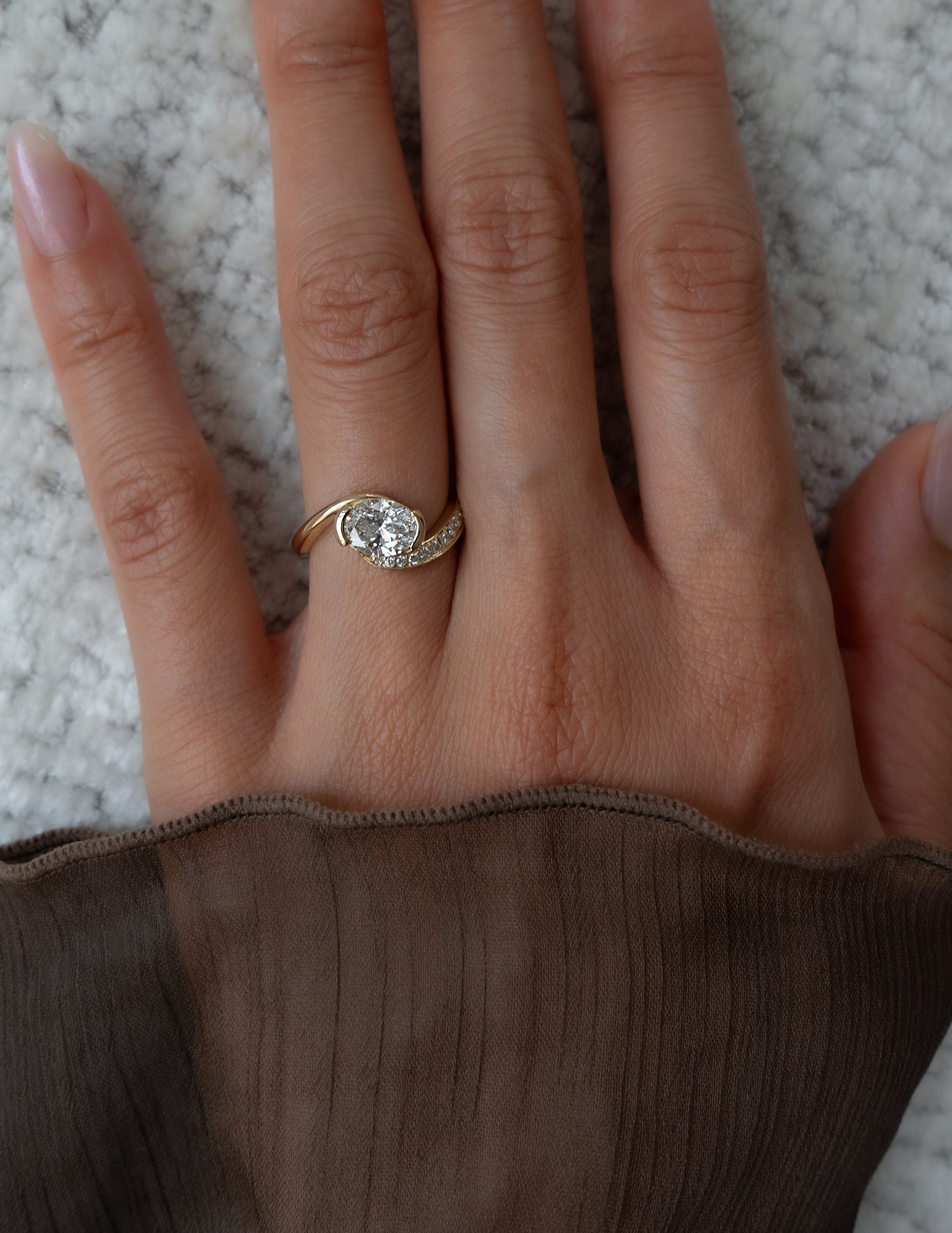 Solitaire-Oval Lab Grown Diamond Engagement Ring