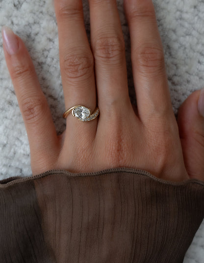 Solitaire-Oval Lab Grown Diamond Engagement Ring