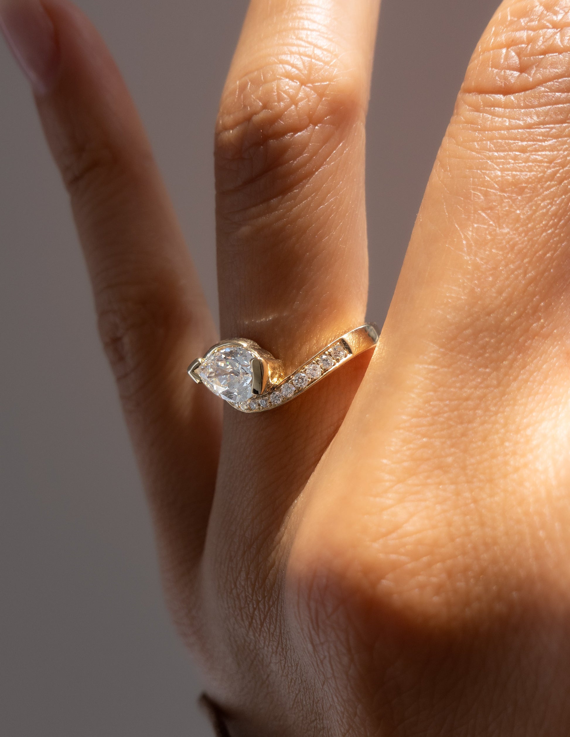 Solitaire-Oval Lab Grown Diamond Engagement Ring