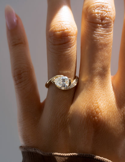 Solitaire-Oval Lab Grown Diamond Engagement Ring