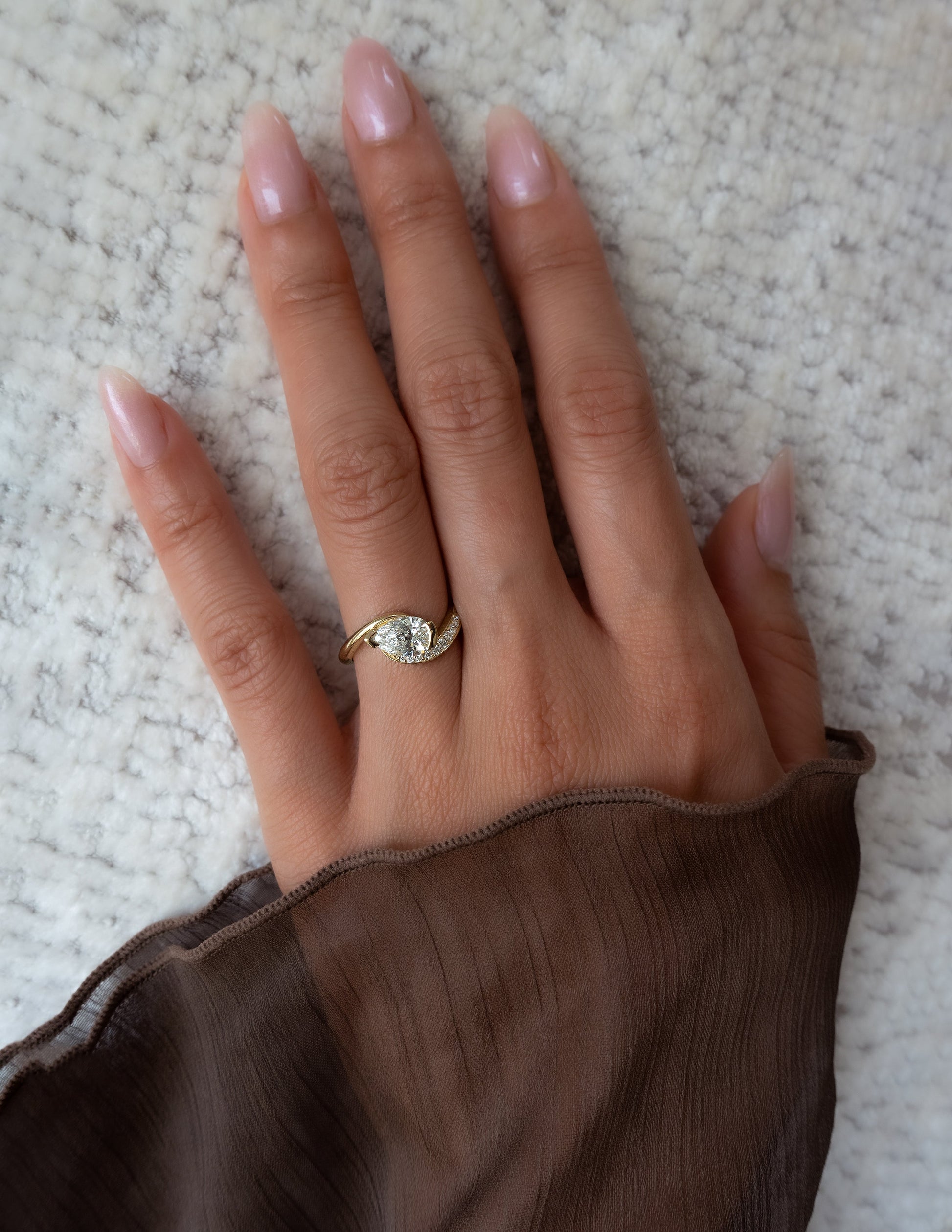 Solitaire-Oval Lab Grown Diamond Engagement Ring