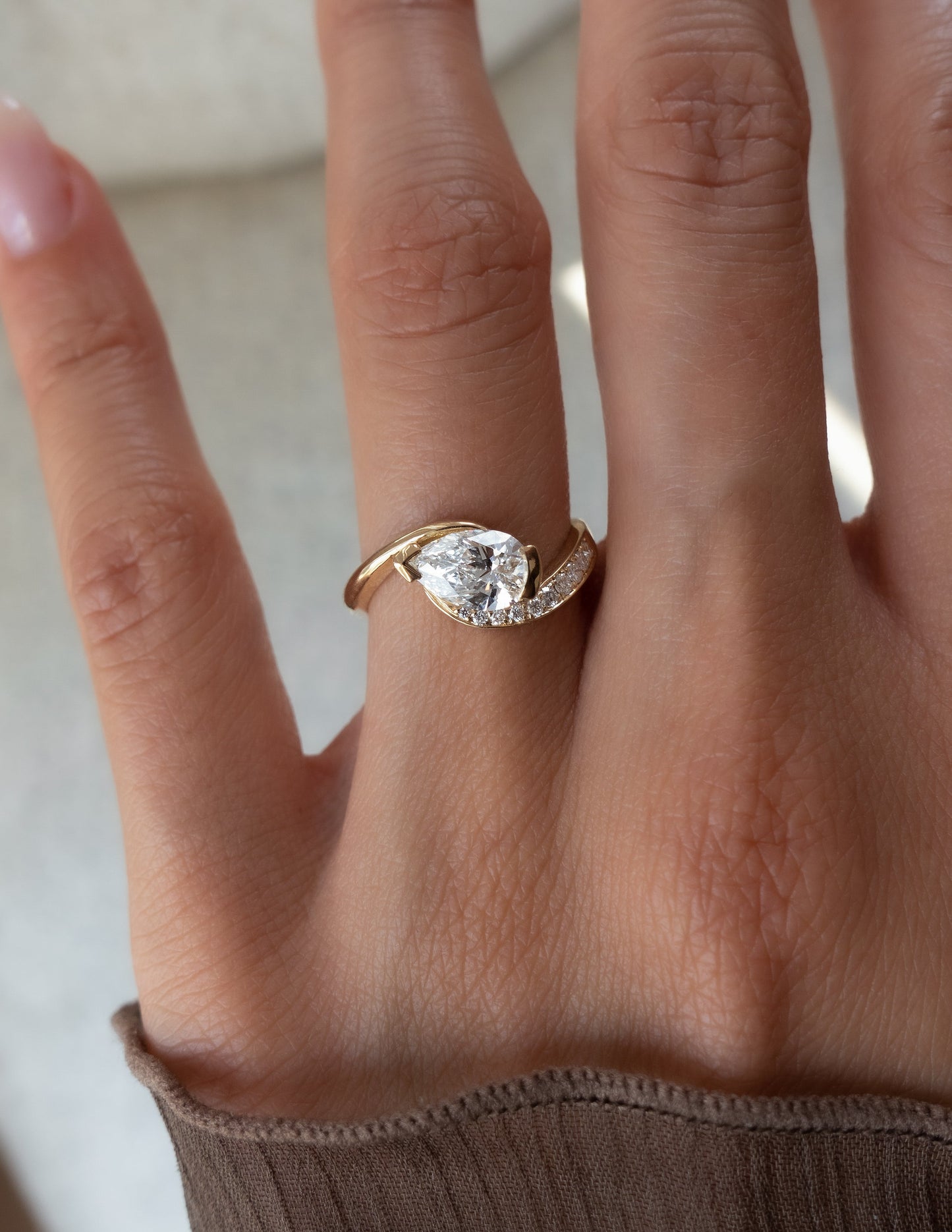 Solitaire-Oval Lab Grown Diamond Engagement Ring