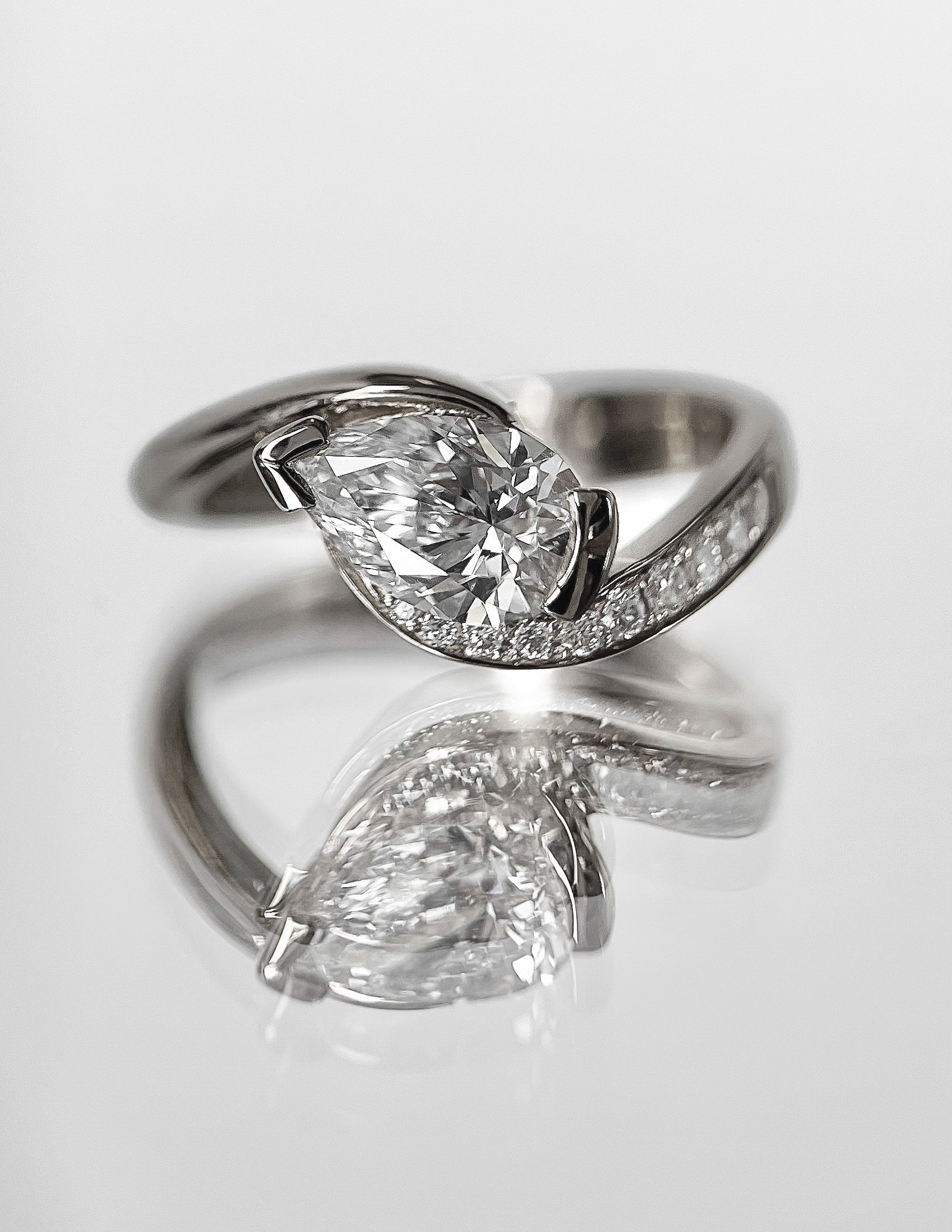 Solitaire-Oval Lab Grown Diamond Engagement Ring