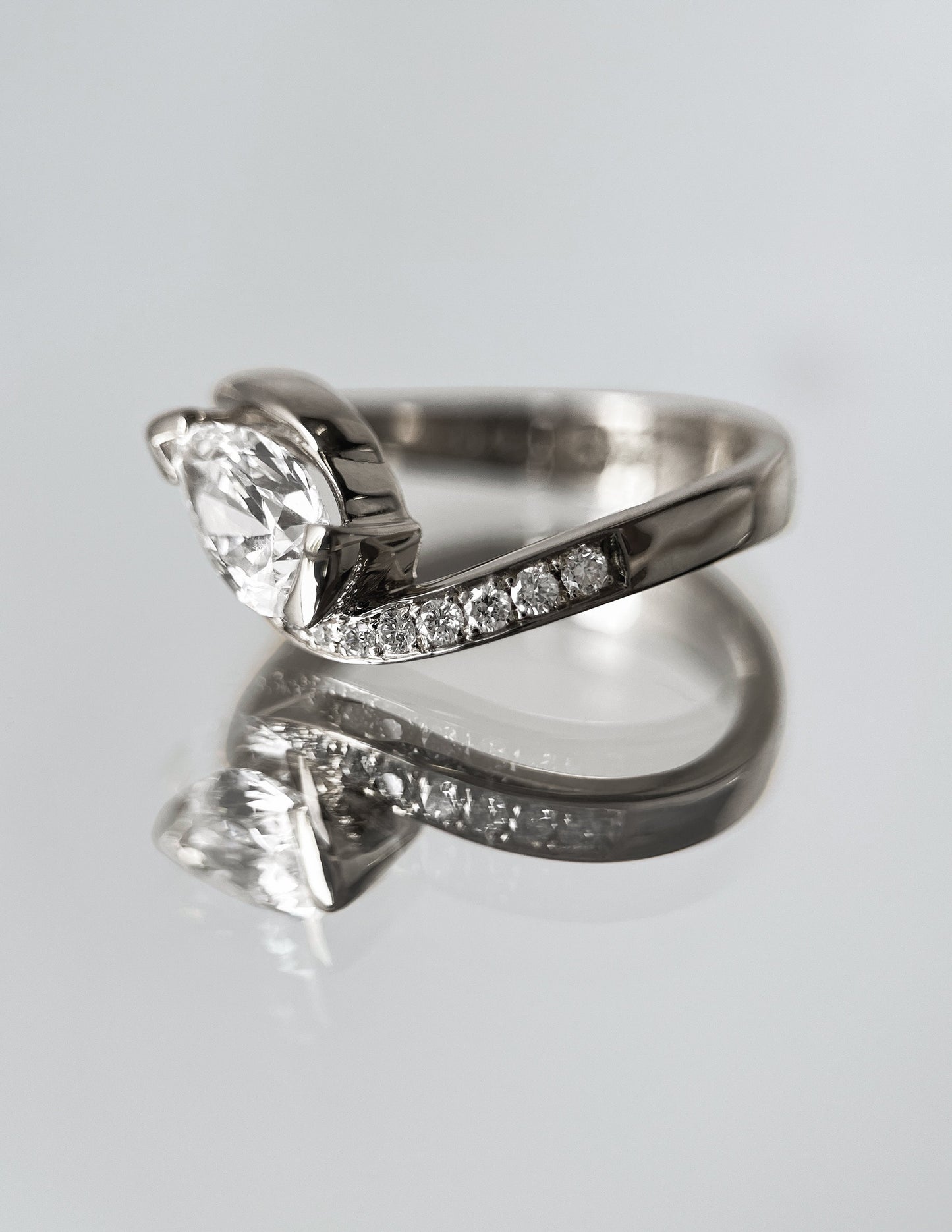 Solitaire-Oval Lab Grown Diamond Engagement Ring