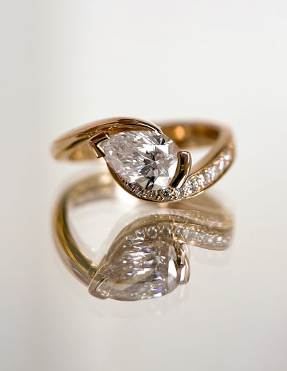Solitaire-Oval Lab Grown Diamond Engagement Ring
