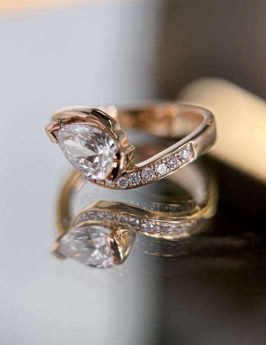 Solitaire-Oval Lab Grown Diamond Engagement Ring
