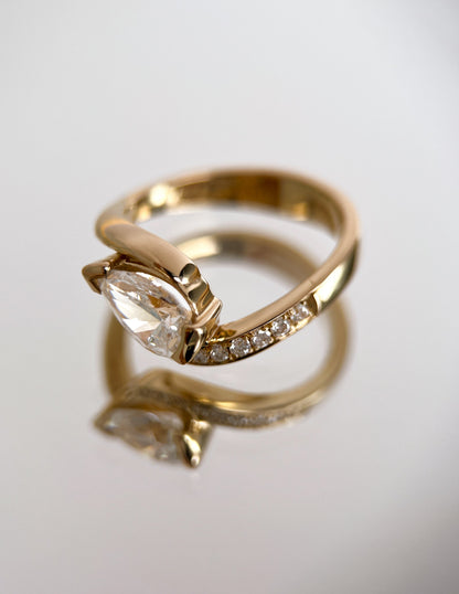 Solitaire-Oval Lab Grown Diamond Engagement Ring