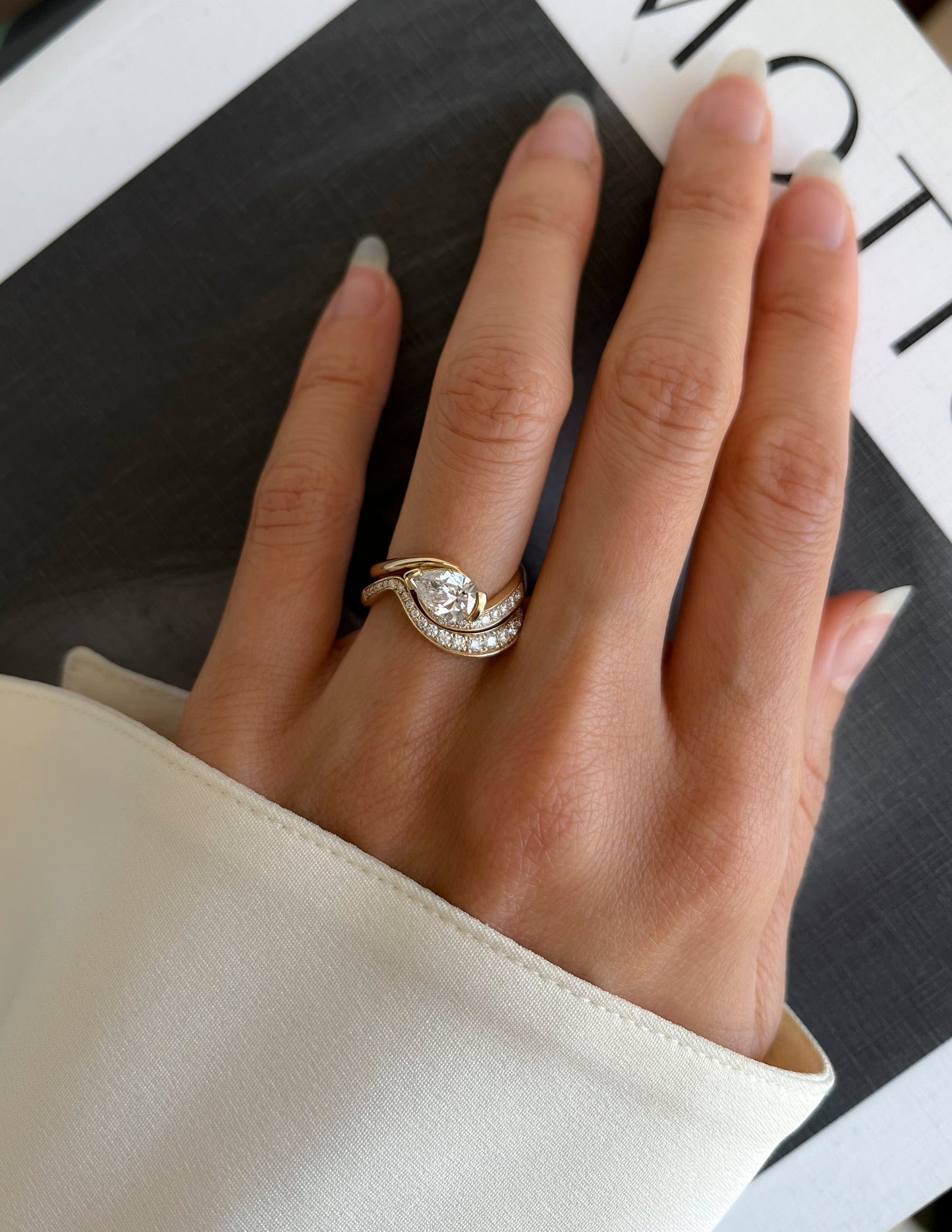 Solitaire Rapture & Pave Band- Oval Lab Grown Diamond Bridal Set