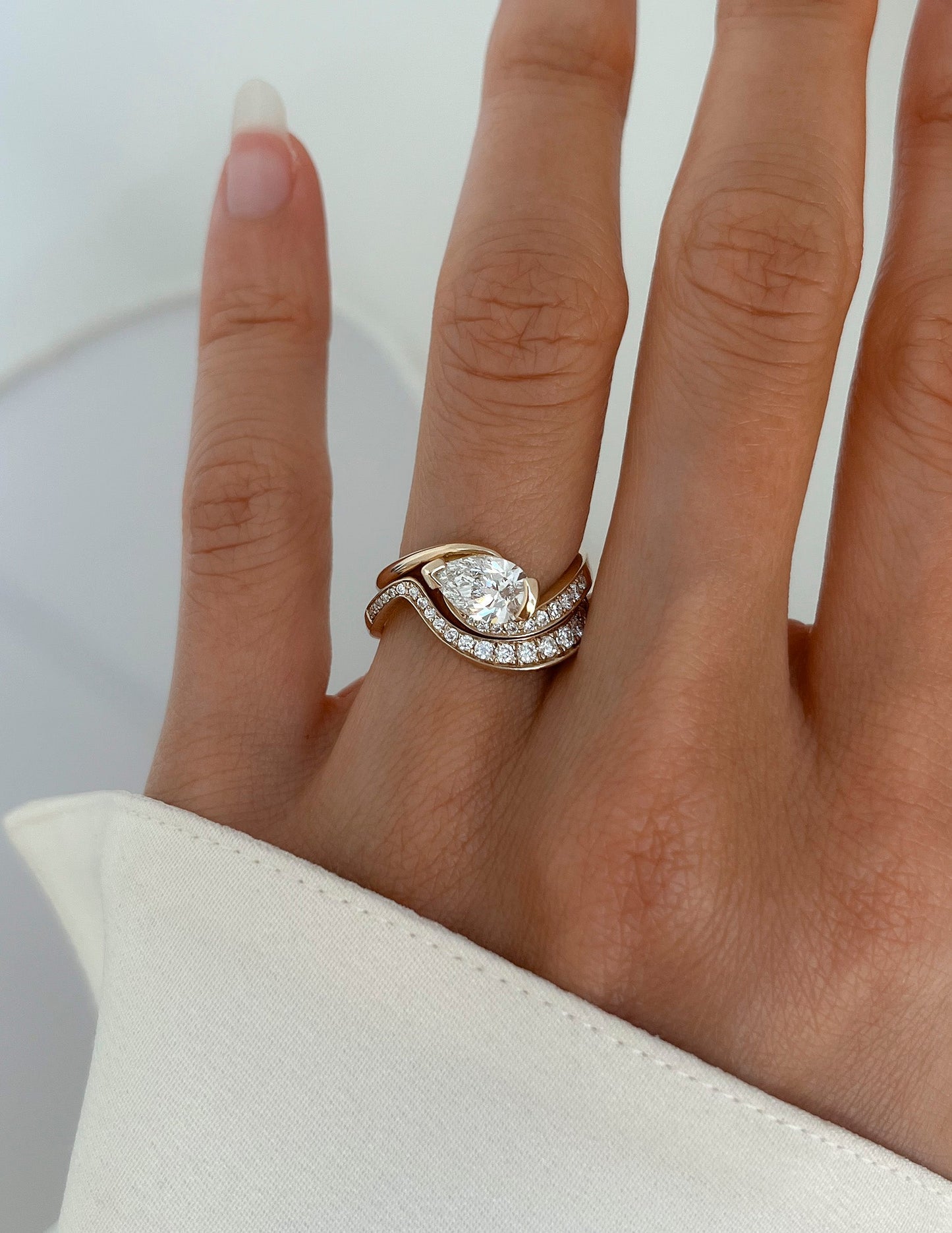 Solitaire Rapture & Pave Band- Oval Lab Grown Diamond Bridal Set