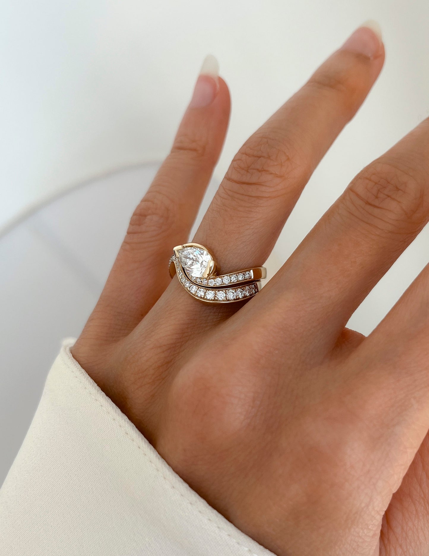 Solitaire Rapture & Pave Band- Oval Lab Grown Diamond Bridal Set