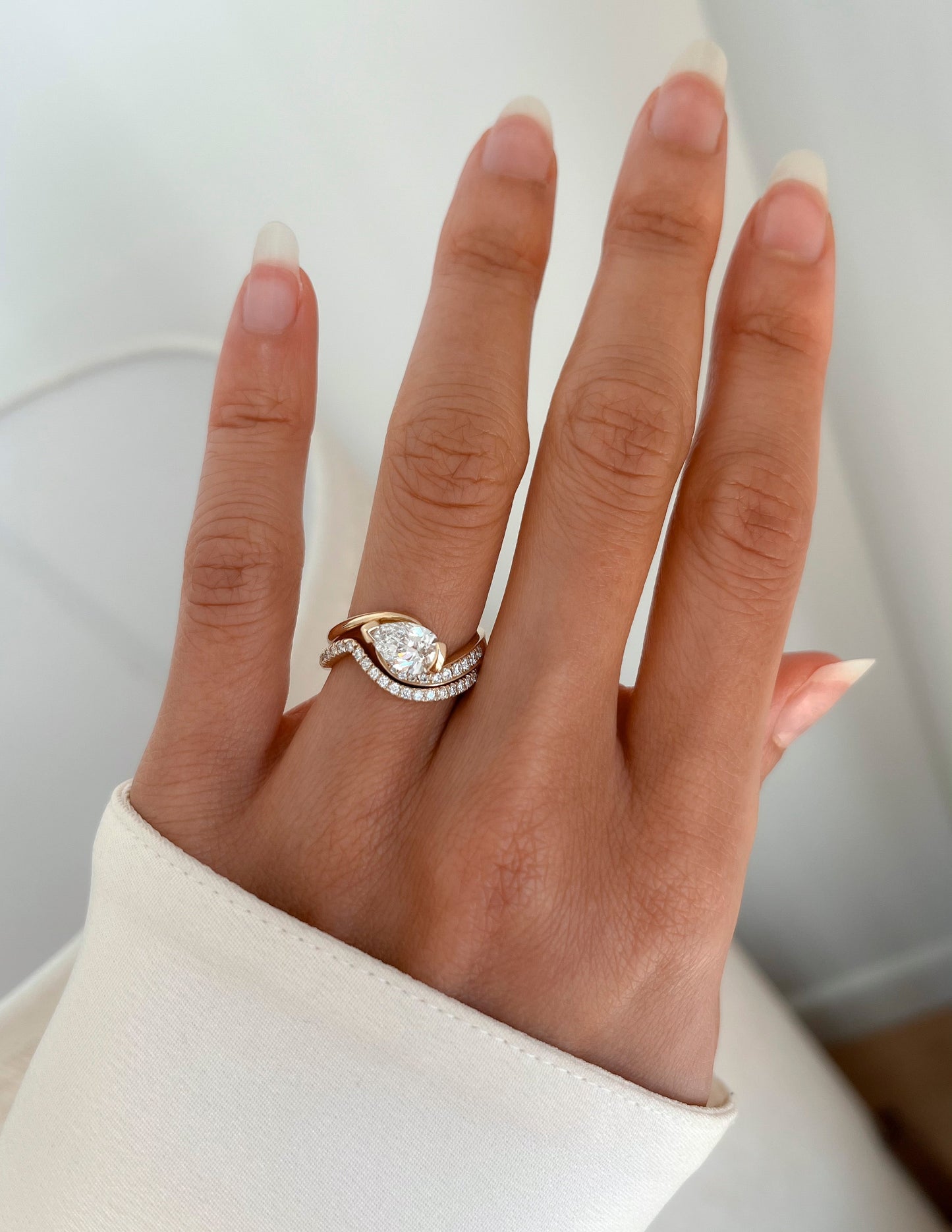 Solitaire Rapture & Pave Band- Oval Lab Grown Diamond Bridal Set