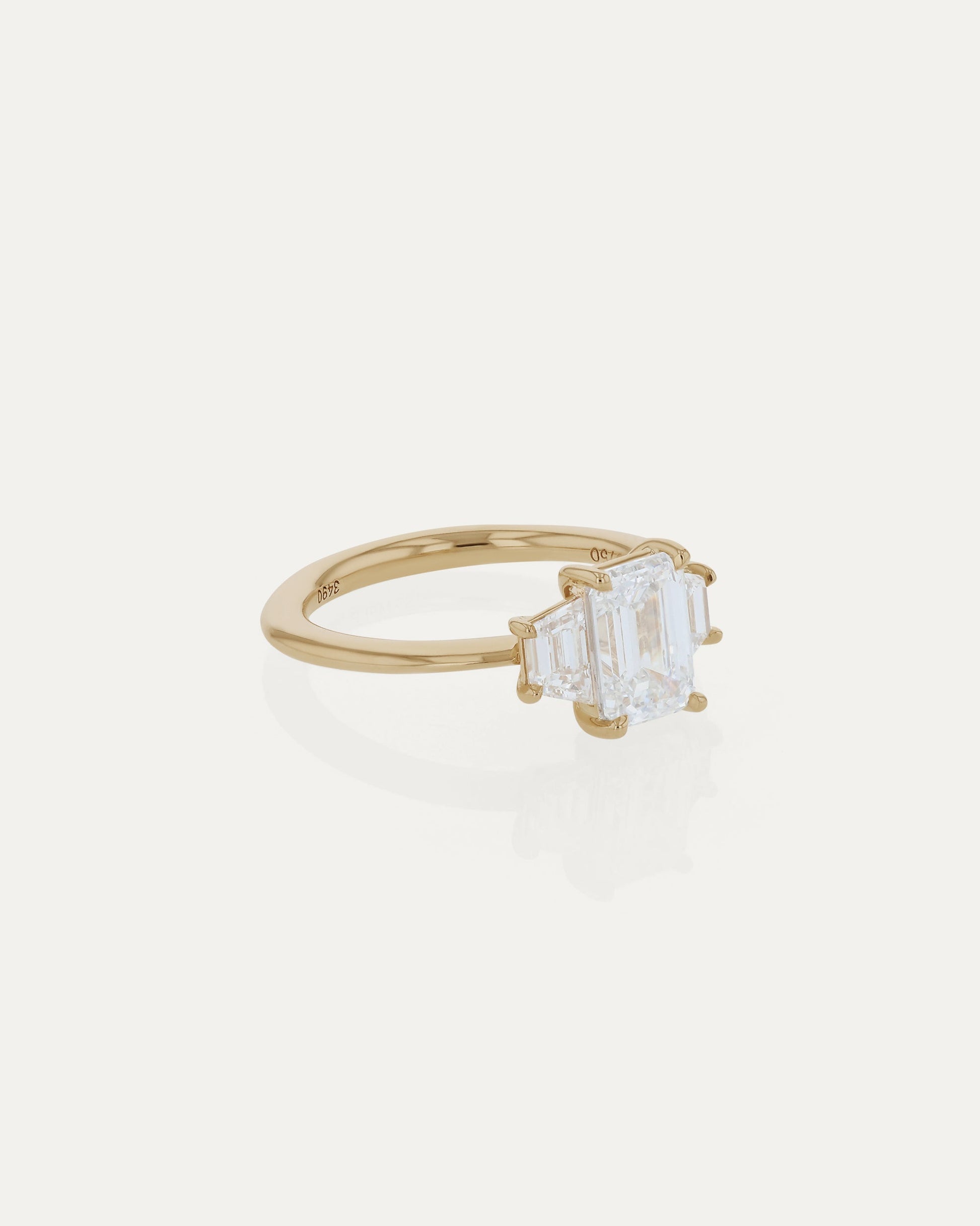 Solitaire-Oval Lab Grown Diamond Engagement Ring