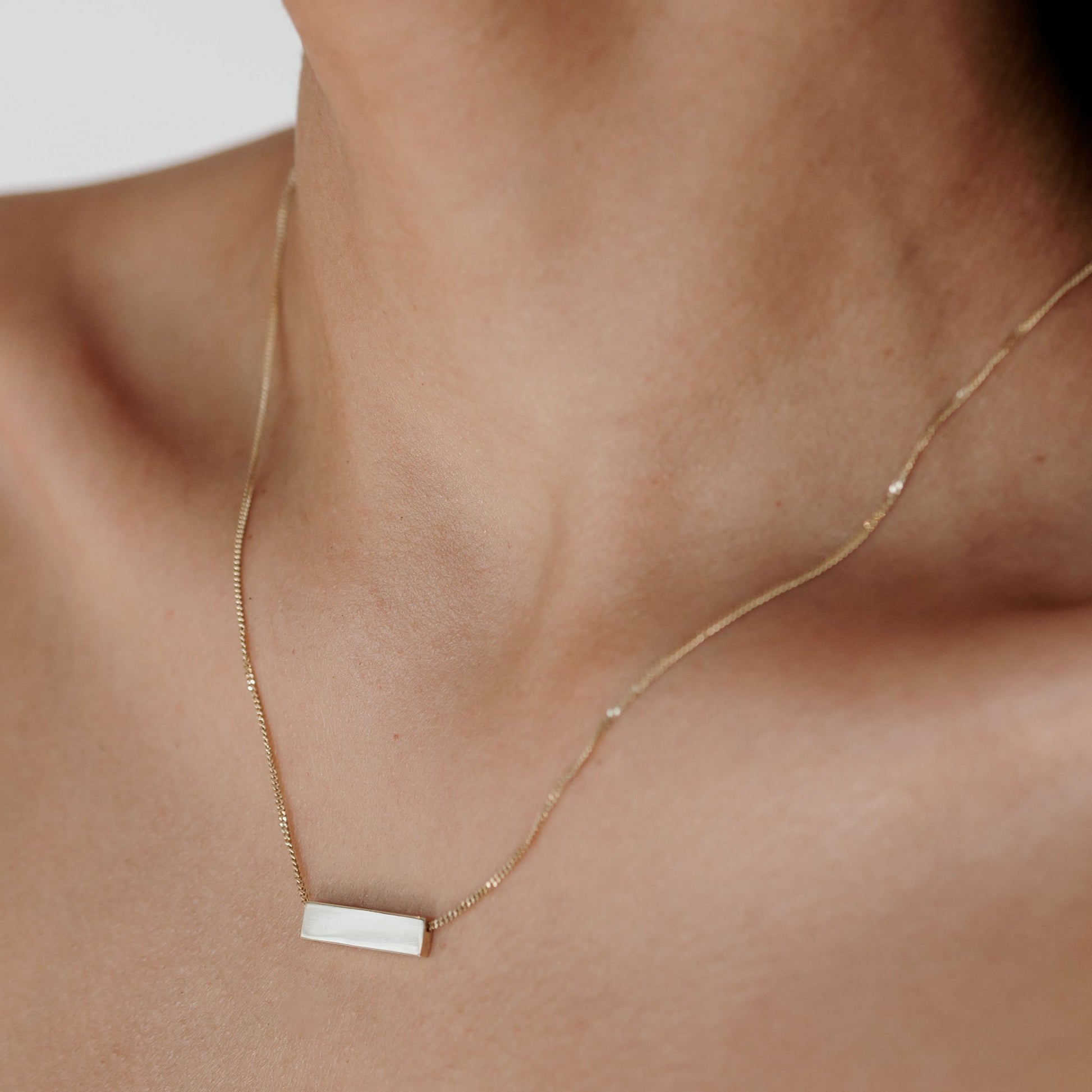 Elegant Personalized Gold Bar Pendant Necklace 2