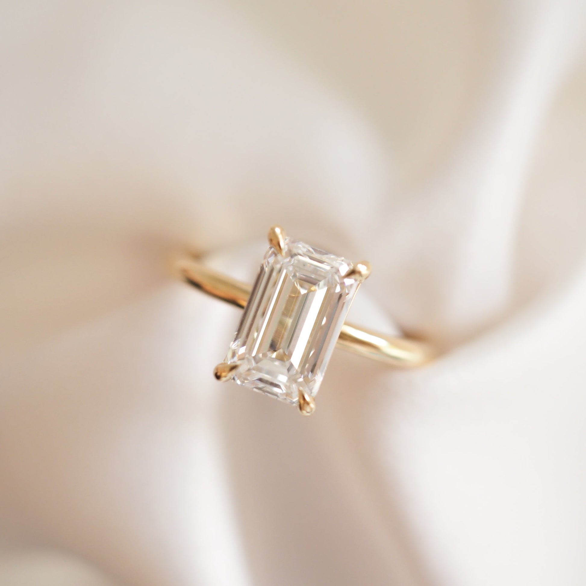 Solitaire-Oval Lab Grown Diamond Engagement Ring