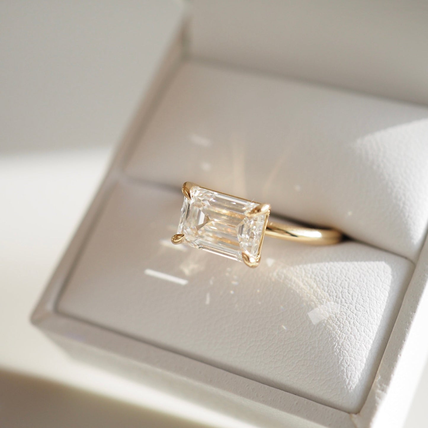 Solitaire-Oval Lab Grown Diamond Engagement Ring