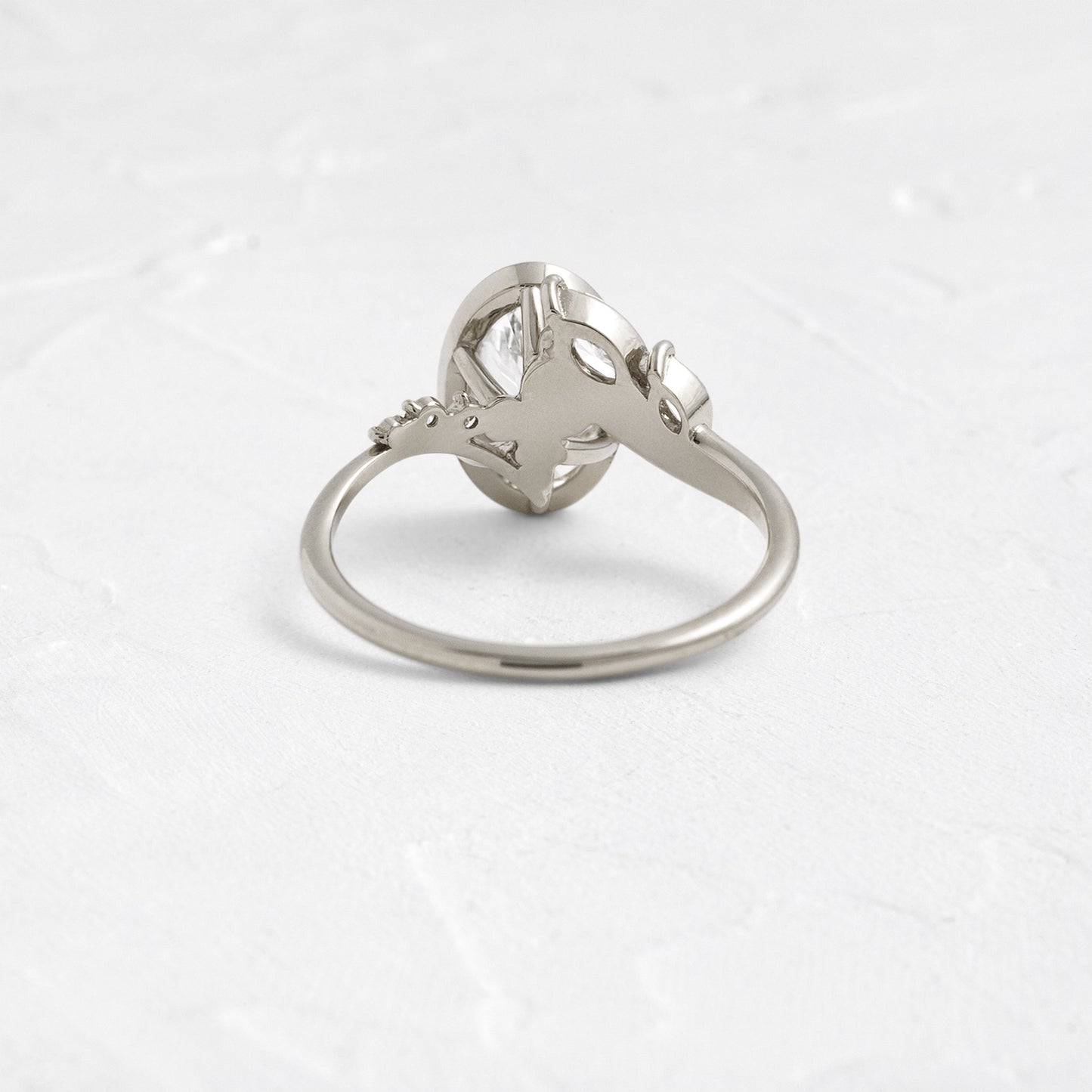 Bezel Dainty Style-Oval Lab Grown Diamond Engagement Ring