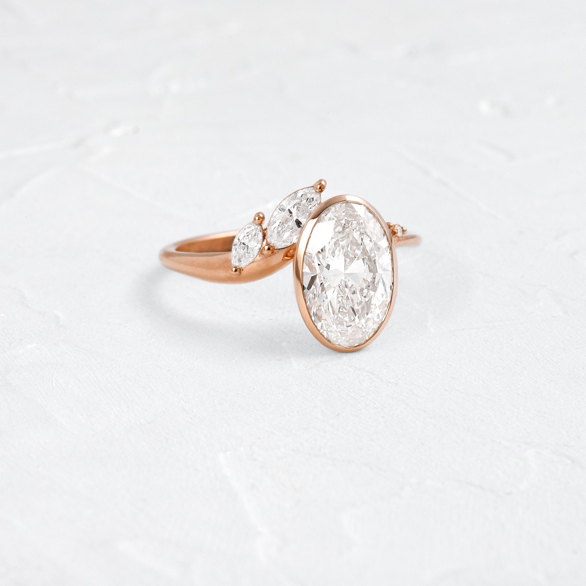 Solitaire-Oval Lab Grown Diamond Engagement Ring