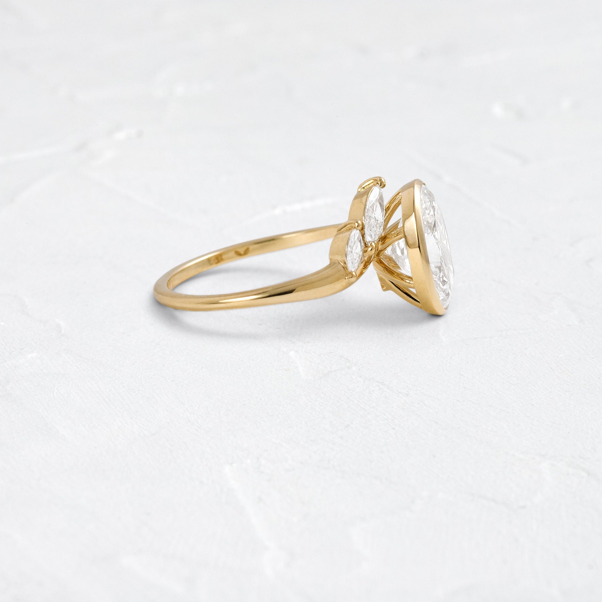 Bezel Dainty Style-Oval Lab Grown Diamond Engagement Ring