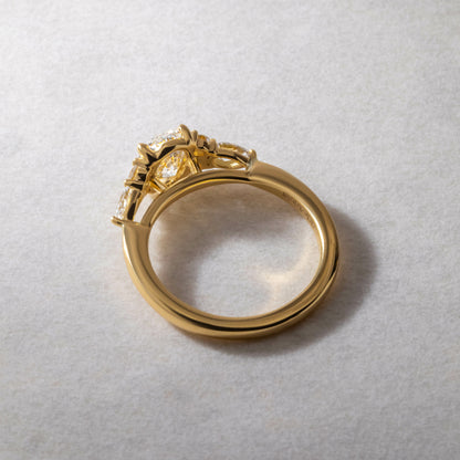 Solitaire-Oval Lab Grown Diamond Engagement Ring