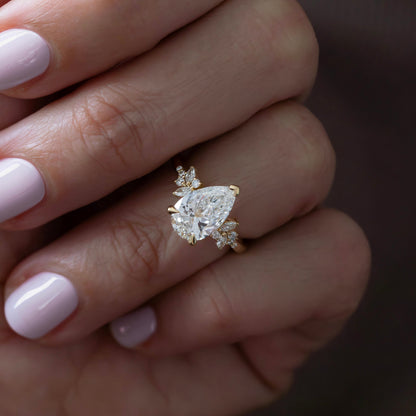 Solitaire-Oval Lab Grown Diamond Engagement Ring