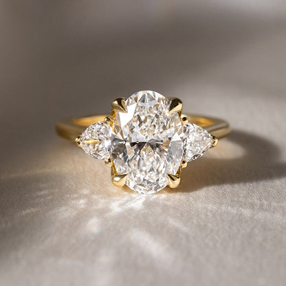 Solitaire-Oval Lab Grown Diamond Engagement Ring