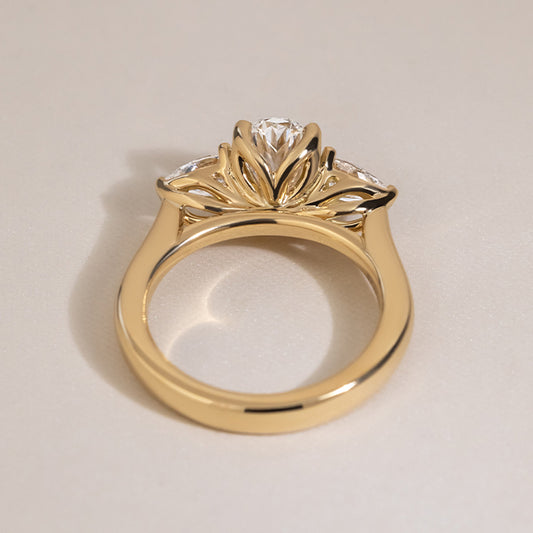 Solitaire-Oval Lab Grown Diamond Engagement Ring