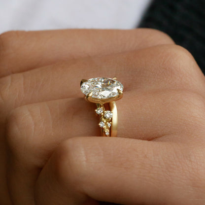 Solitaire-Oval Lab Grown Diamond Engagement Ring