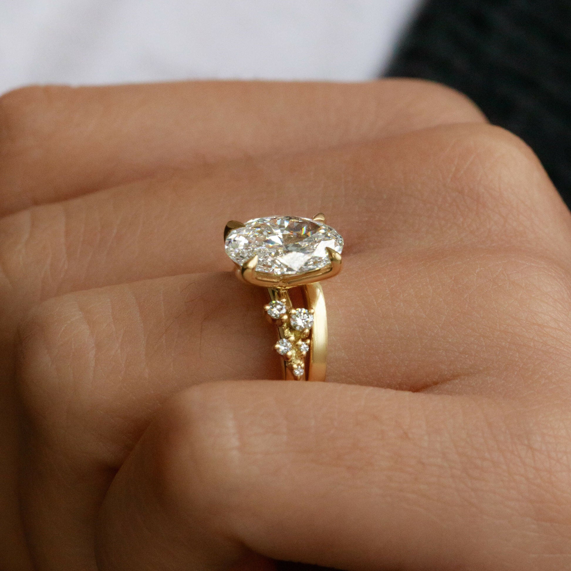 Solitaire-Oval Lab Grown Diamond Engagement Ring
