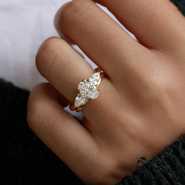 Solitaire-Oval Lab Grown Diamond Engagement Ring