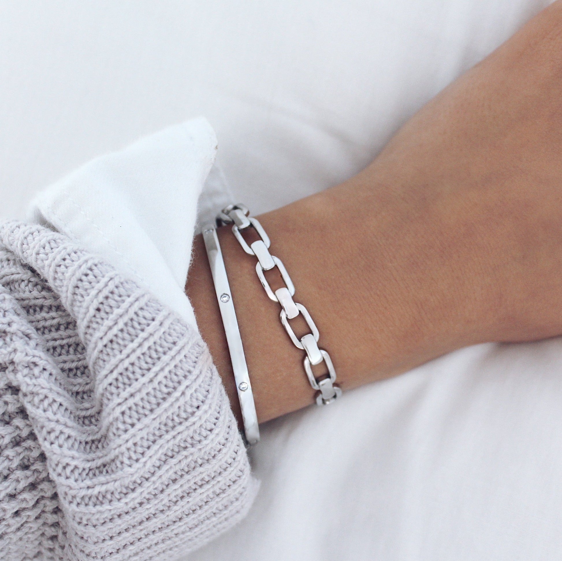 Elegant Gold Link Open Cuff Bracelet 4