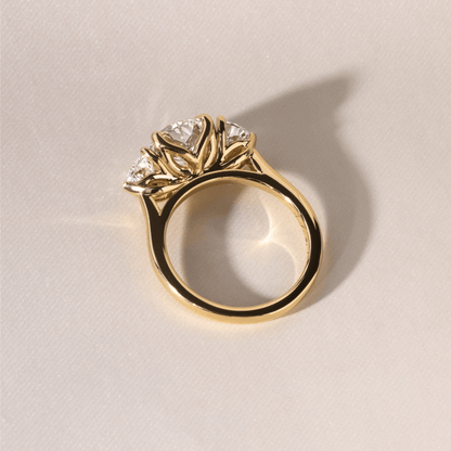 Solitaire-Oval Lab Grown Diamond Engagement Ring