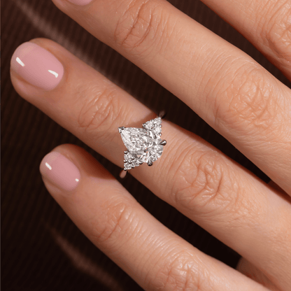 Solitaire-Oval Lab Grown Diamond Engagement Ring