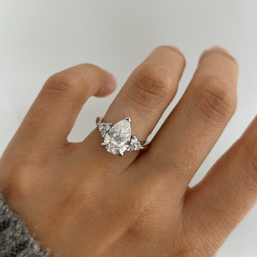 Solitaire-Oval Lab Grown Diamond Engagement Ring