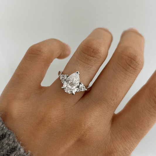 Solitaire-Oval Lab Grown Diamond Engagement Ring