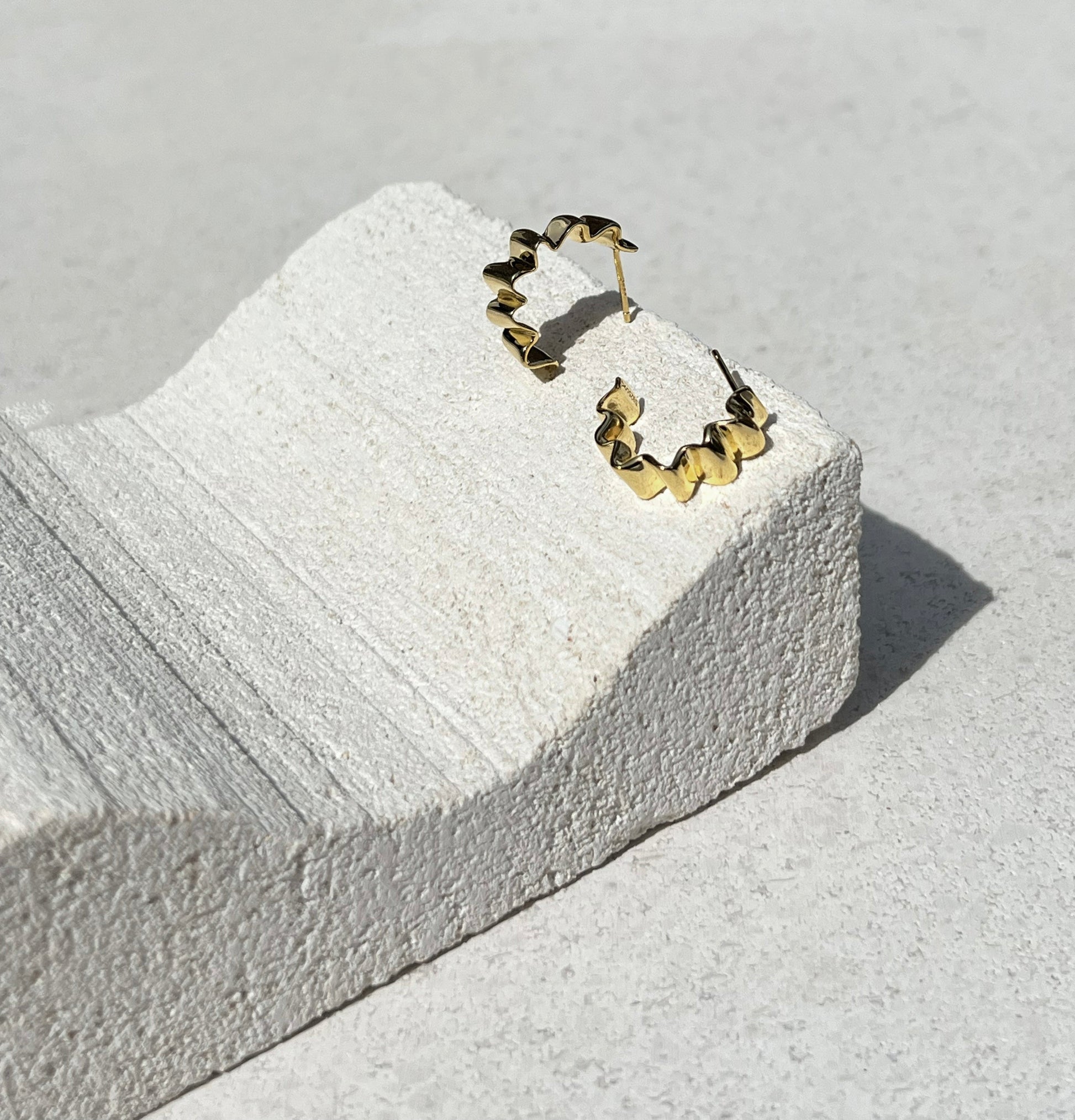 Golden Wave Hoop Earrings 8