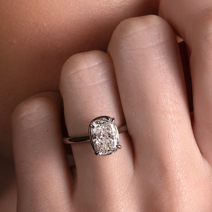 Solitaire-Oval Lab Grown Diamond Engagement Ring