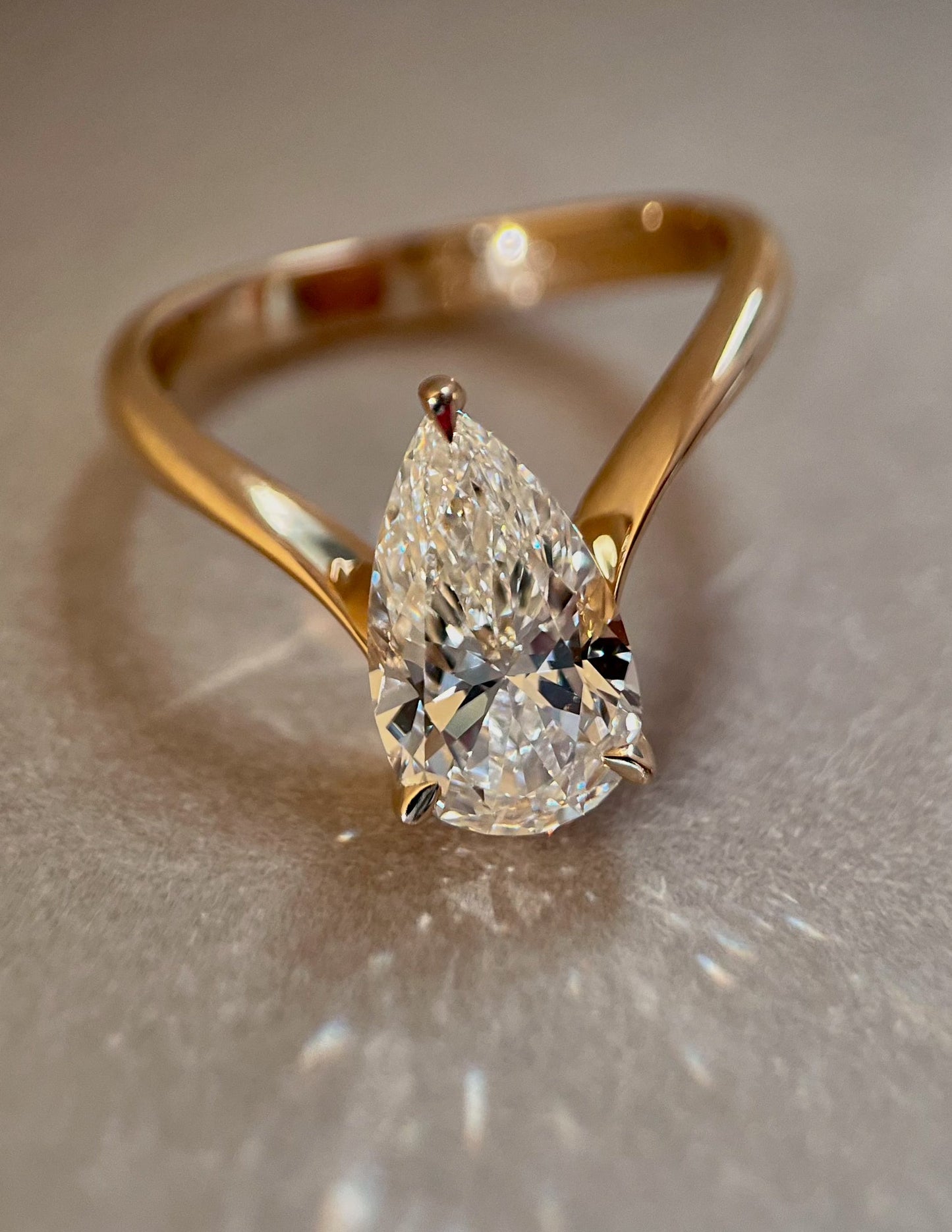 Solitaire-Oval Lab Grown Diamond Engagement Ring