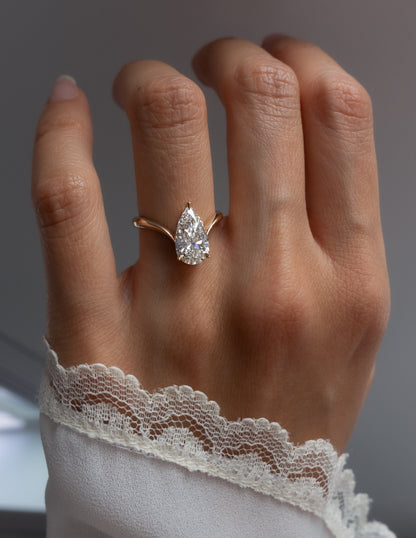 Solitaire-Oval Lab Grown Diamond Engagement Ring