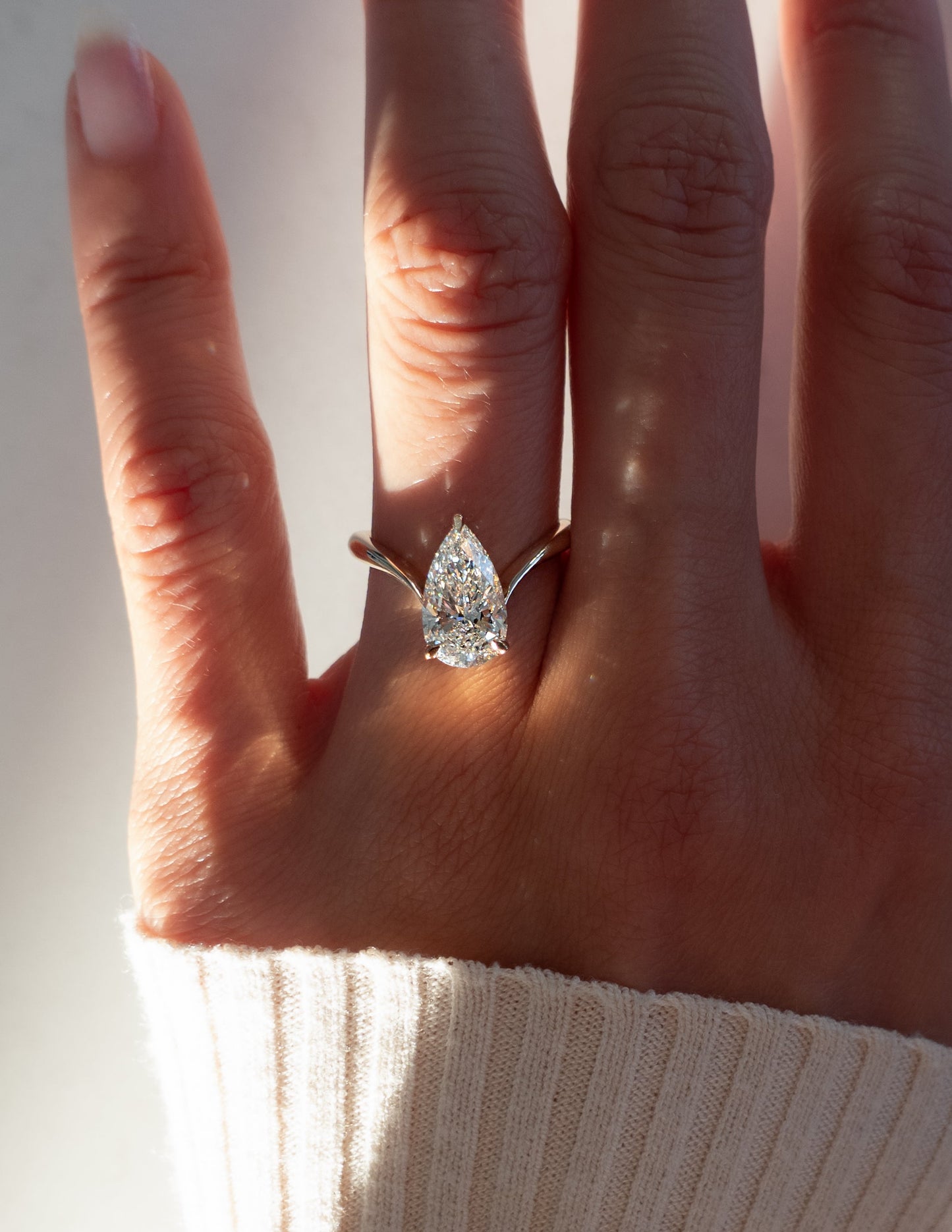 Solitaire-Oval Lab Grown Diamond Engagement Ring