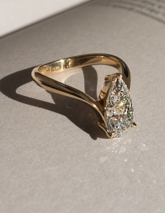 Solitaire-Oval Lab Grown Diamond Engagement Ring