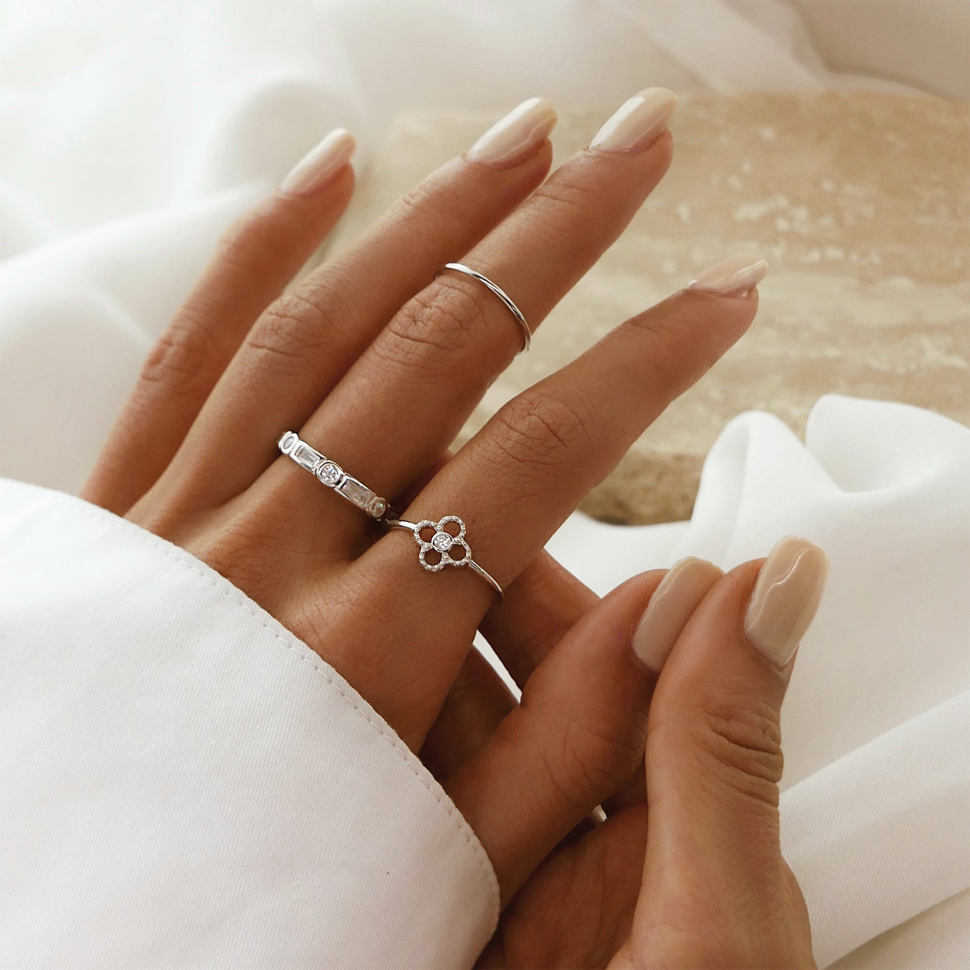 0.50 CT Round Lab-Grown Diamond Gold Flower Wedding Band 4