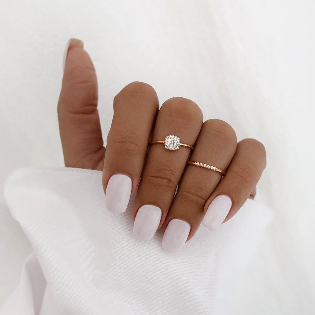 Elegant 0.25 TCW Round Lab-Grown Diamond Cluster Wedding Band 5