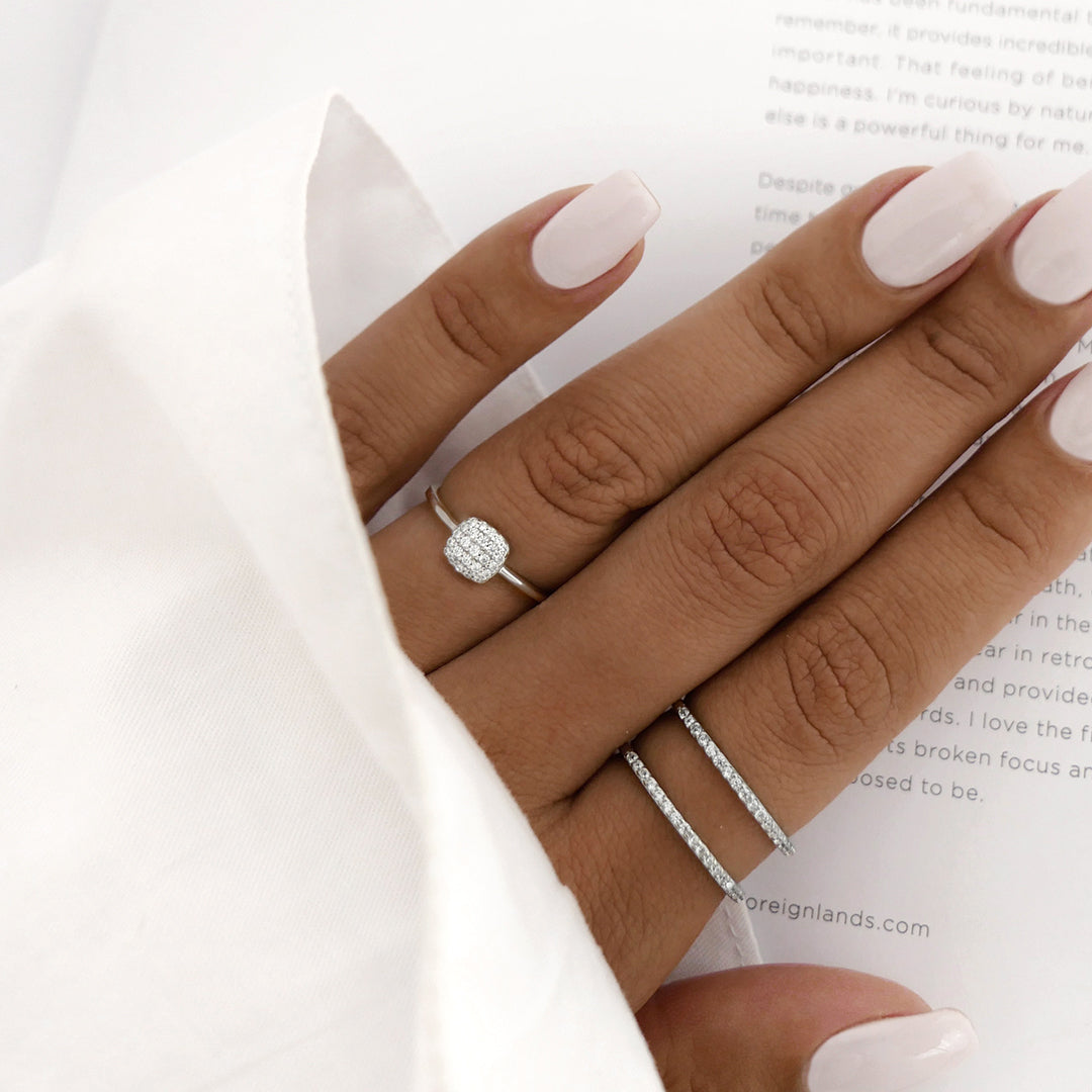 Elegant 0.25 TCW Round Lab-Grown Diamond Cluster Wedding Band 4
