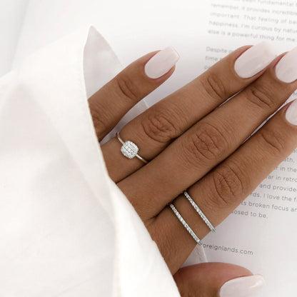 Elegant 0.25 TCW Round Lab-Grown Diamond Cluster Wedding Band 4