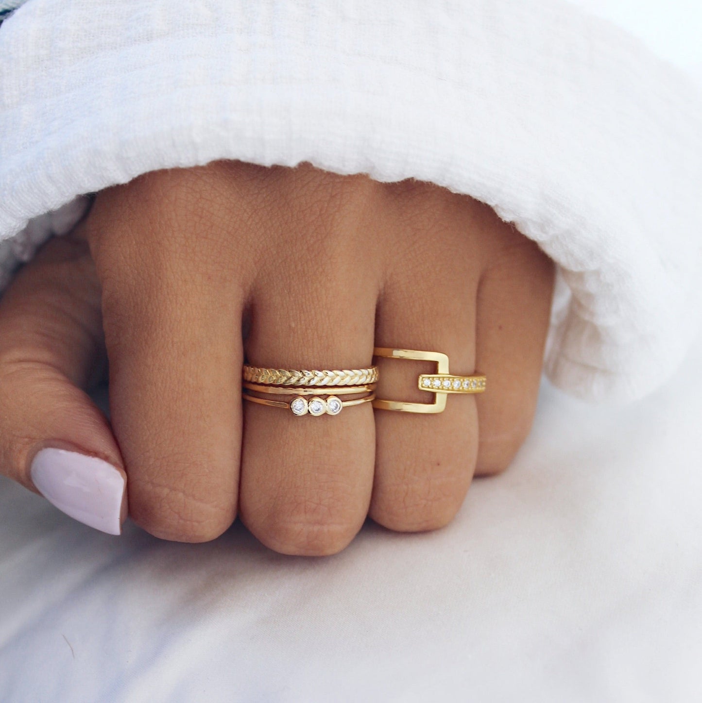 Elegant 0.20 TCW Round Lab-Grown Diamond Gold Wedding Band 2