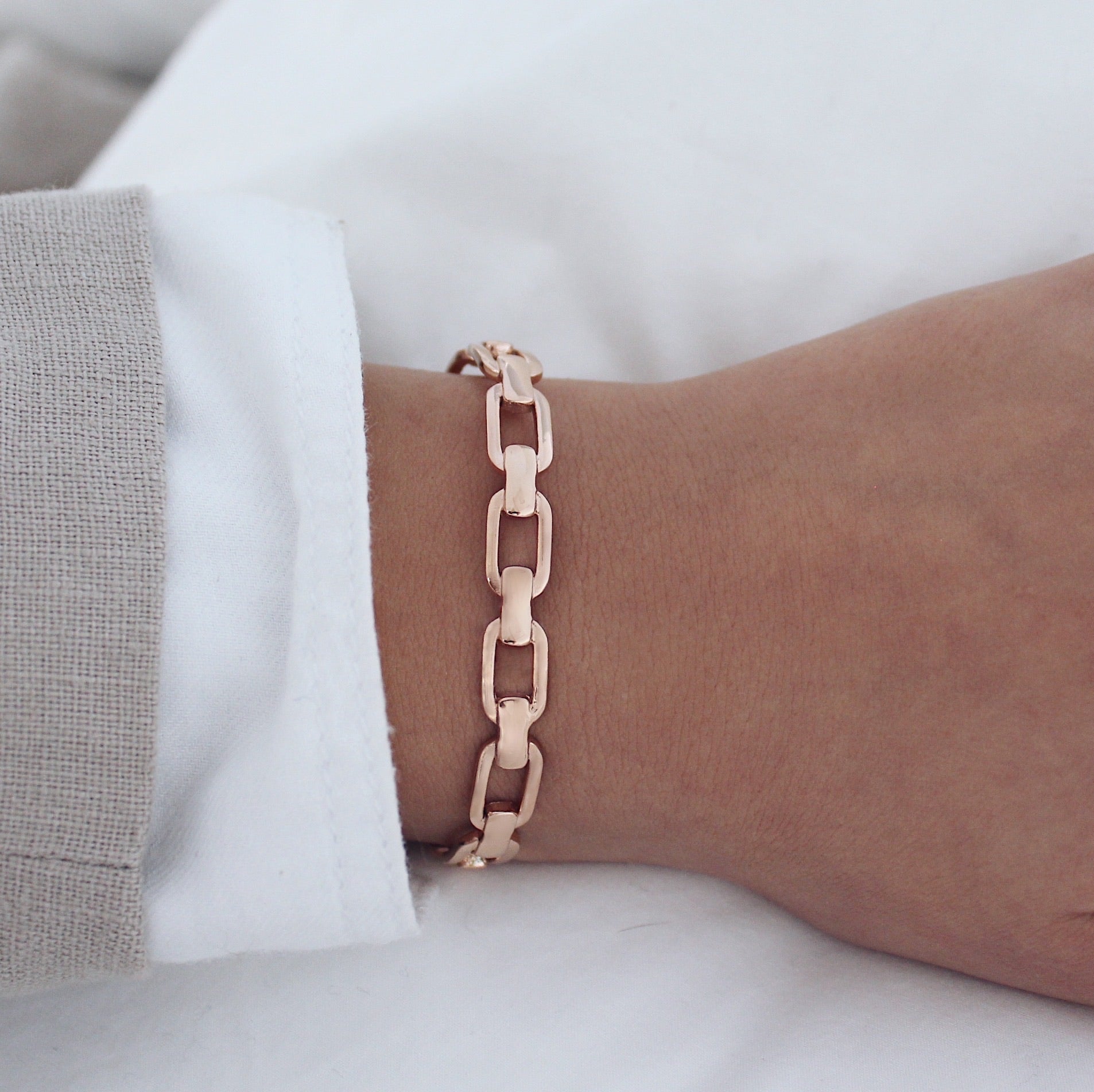 Elegant Gold Link Open Cuff Bracelet