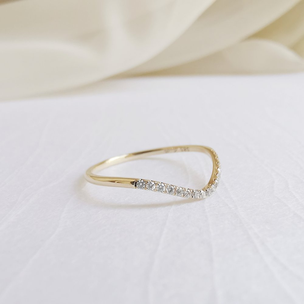 0.09 TCW Round Lab-Grown Diamond Elegance Curved Wedding Band